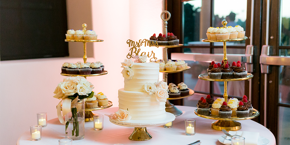 Dessert bar - cake with cupcake display