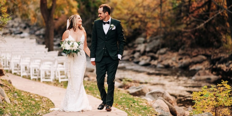 Consider the season to choose your wedding color palette - see this beautiful fall wedding at Boulder Creek in Colorado