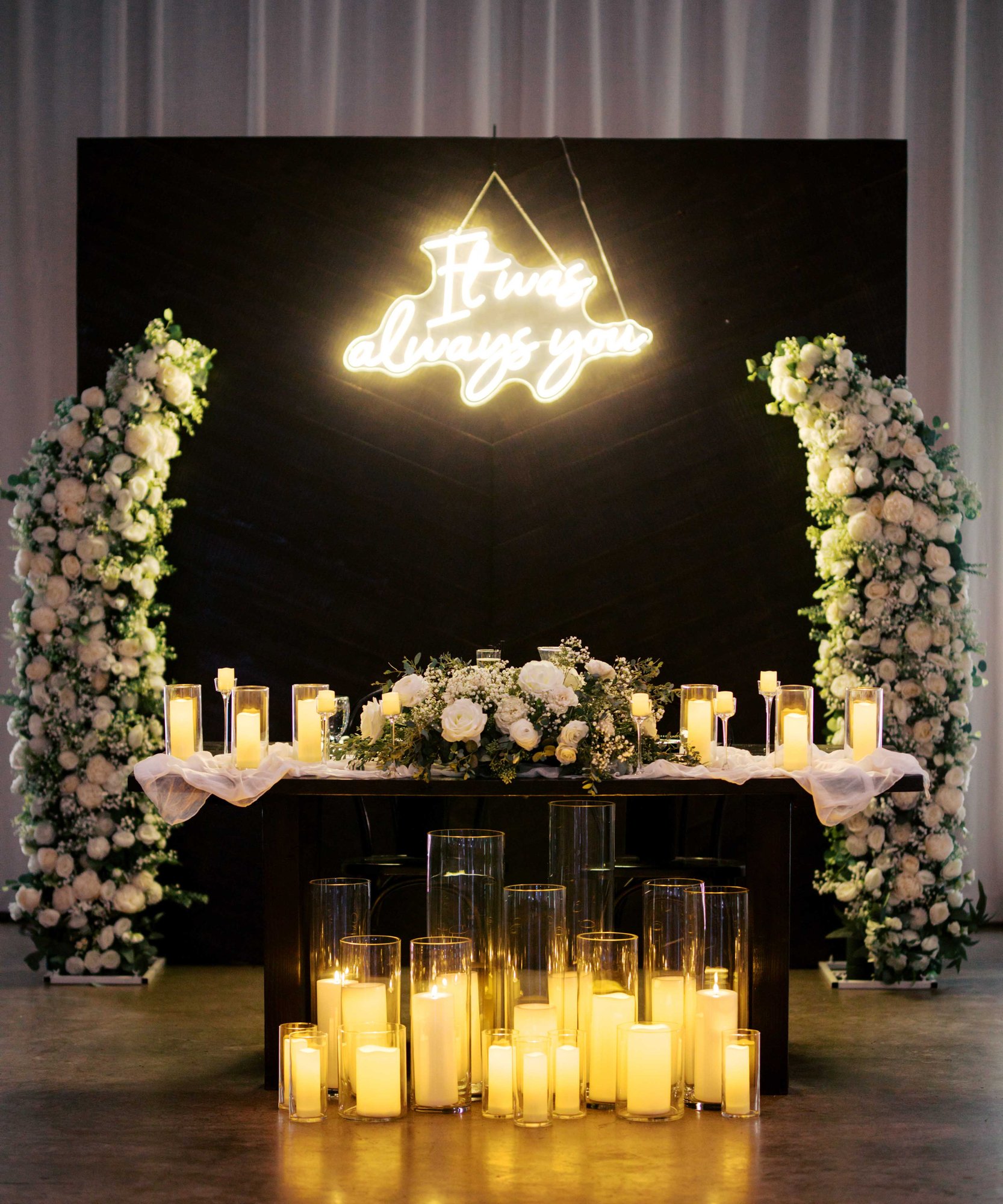 Elegant wedding sweetheart table in Phoenix venue