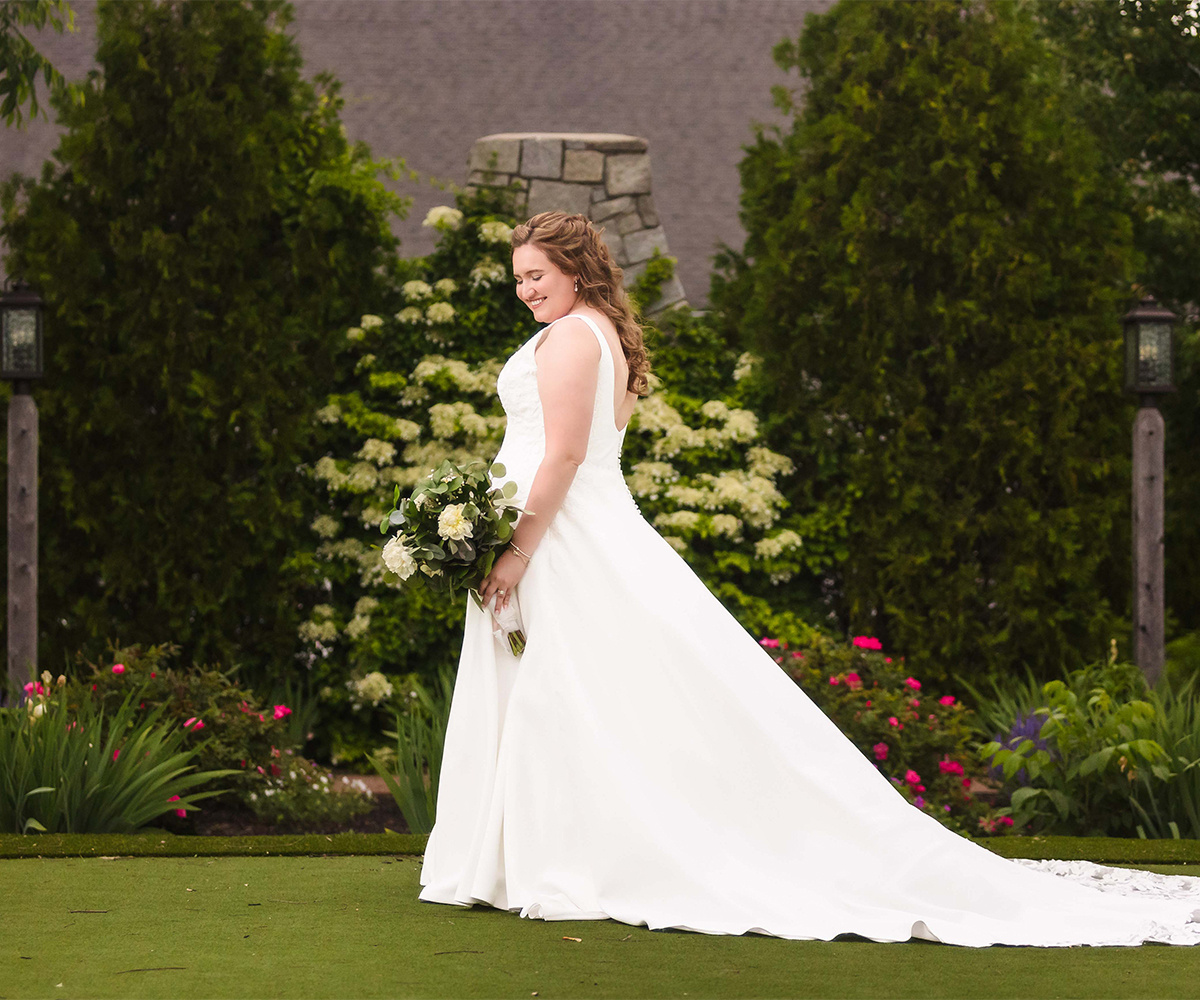 Outdoor location for photos at Groveland Fairways by Wedgewood Weddings