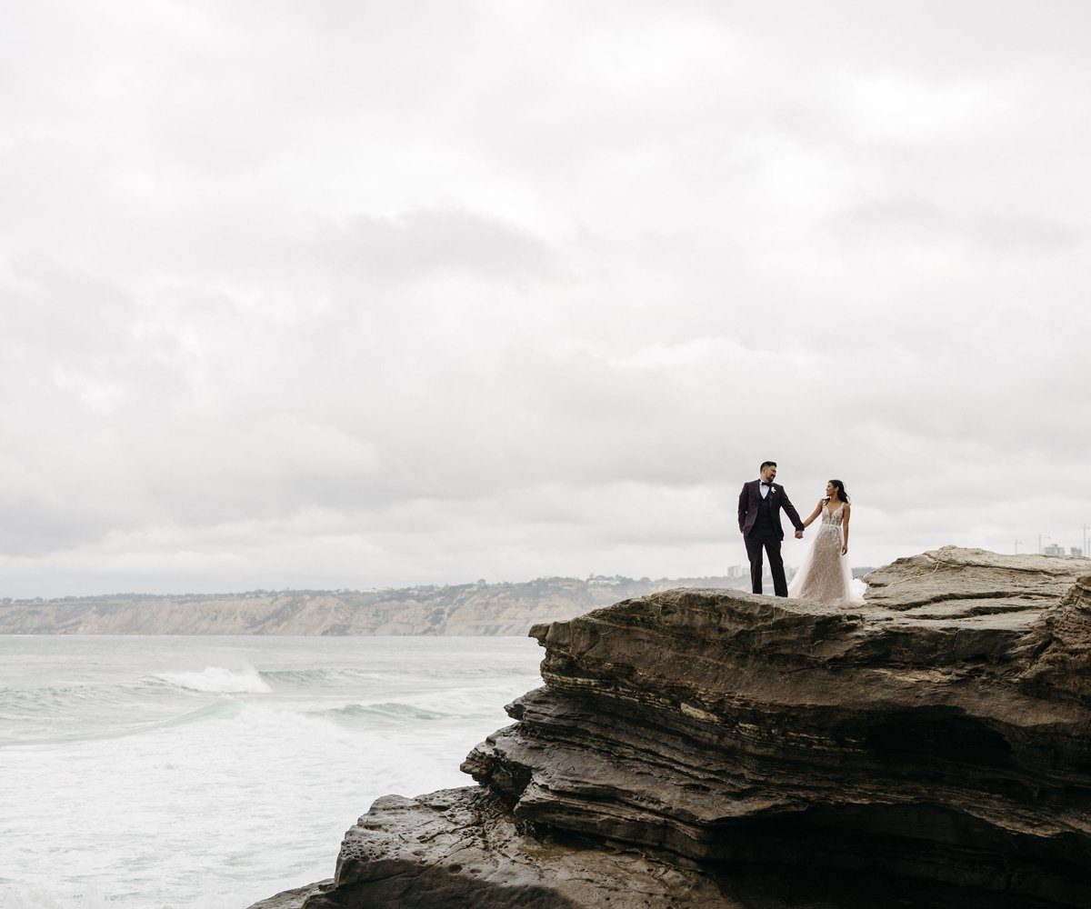 Bride-and-Groom-enjoy-the-view-from-the-cliffs