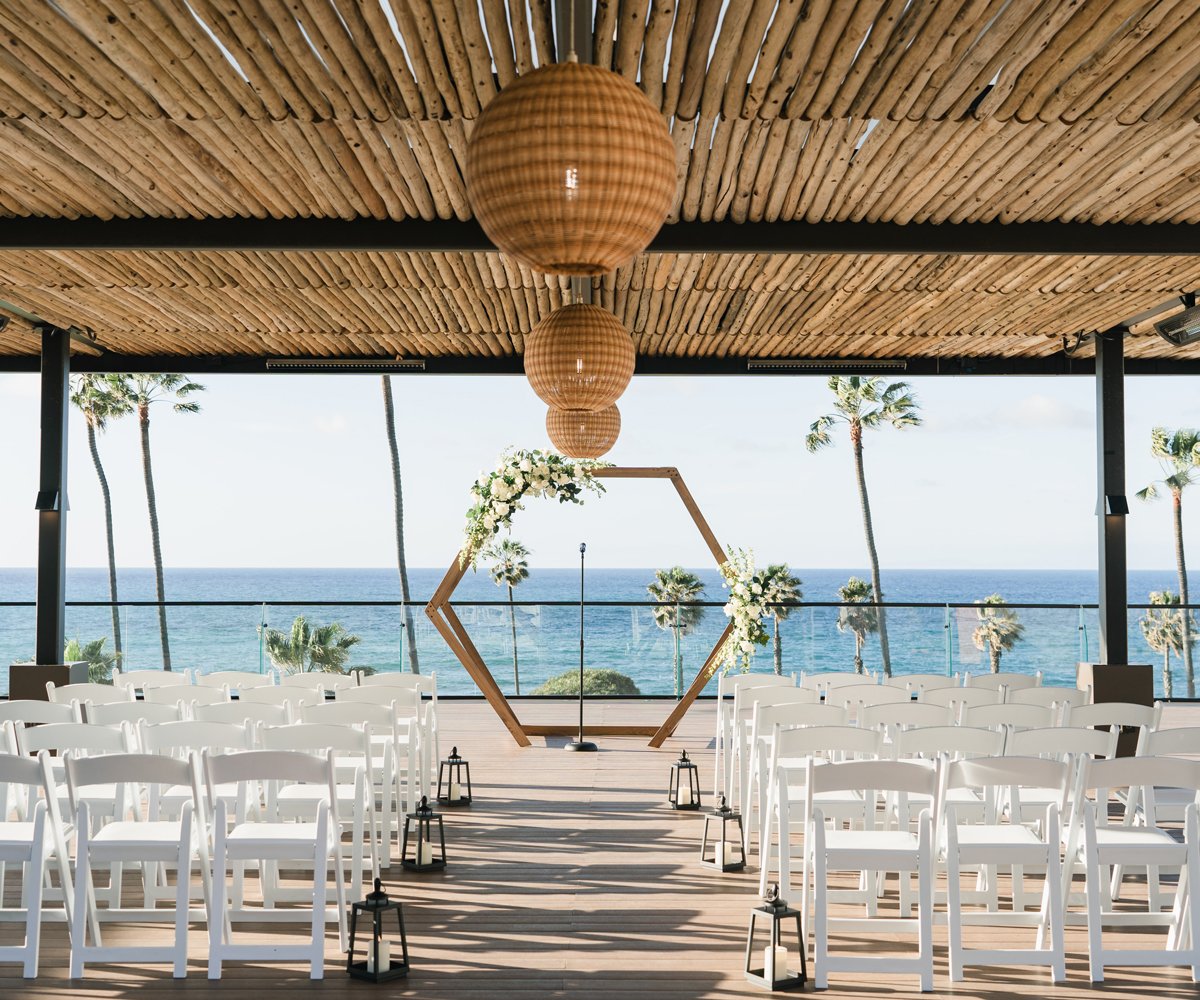 Ceremony-site-overlooking-the-water-at-La-Jolla-Cove-Rooftop