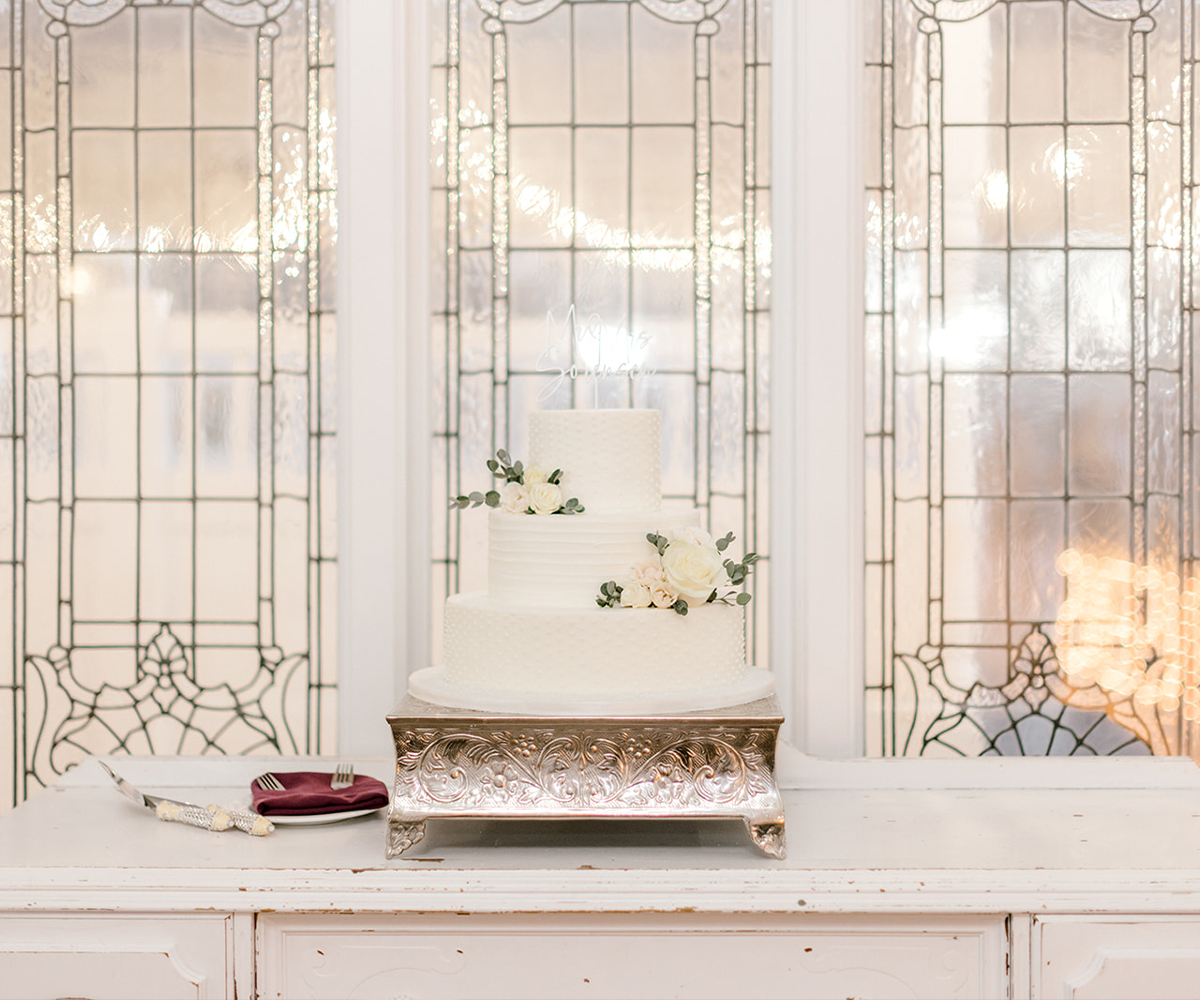 Cake at Lindsay Grove by Wedgewood Weddings