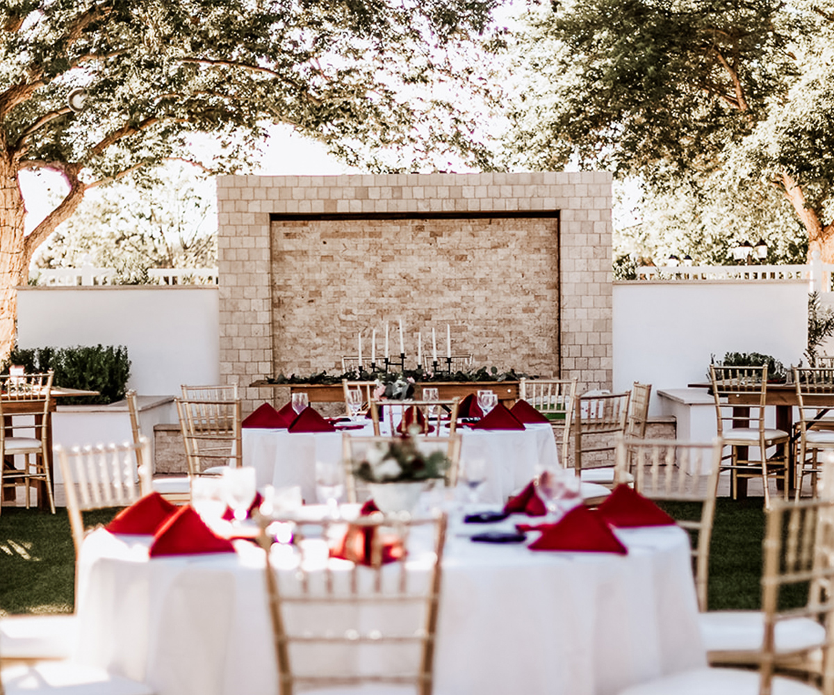 MODERN CHIC THEME AT LINDSAY GROVE, AZ