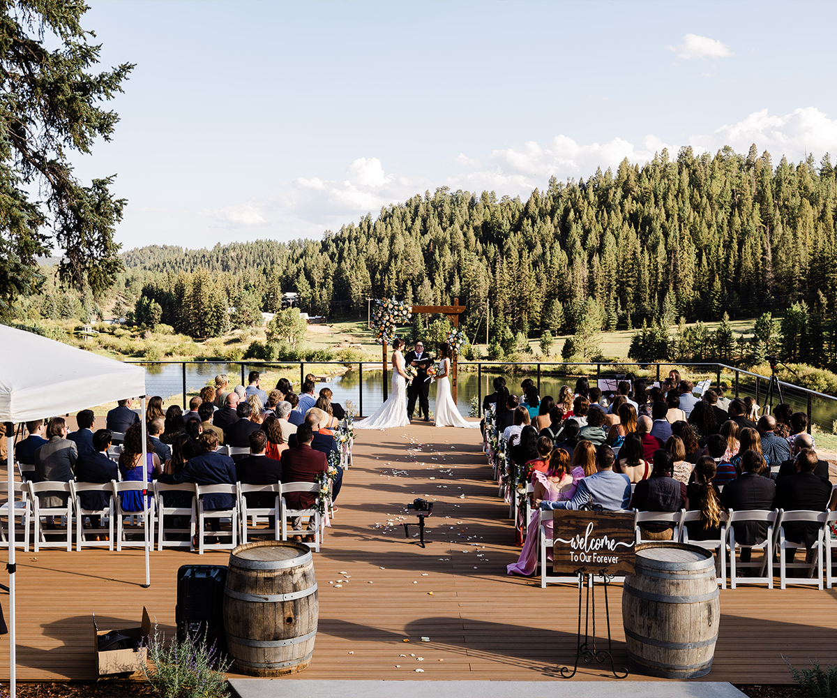 Beautiful ceremony site at Lake View at Mountain View Ranch