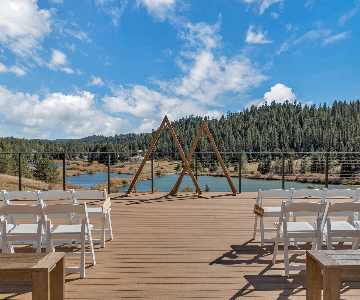 Wooden arch at Lake View at Mountain View Ranch