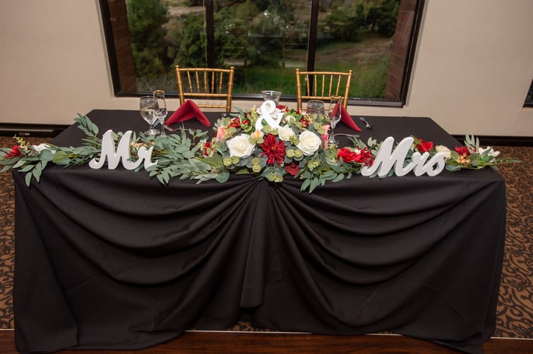 sweetheart table