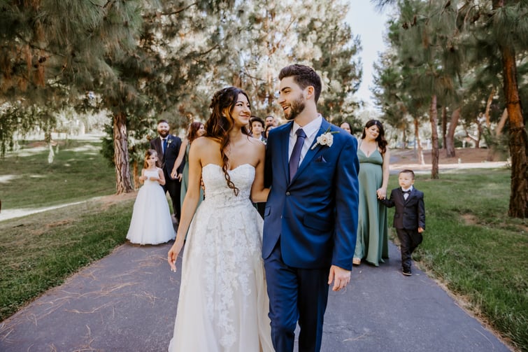 JUliet and Andrew with their wedding party