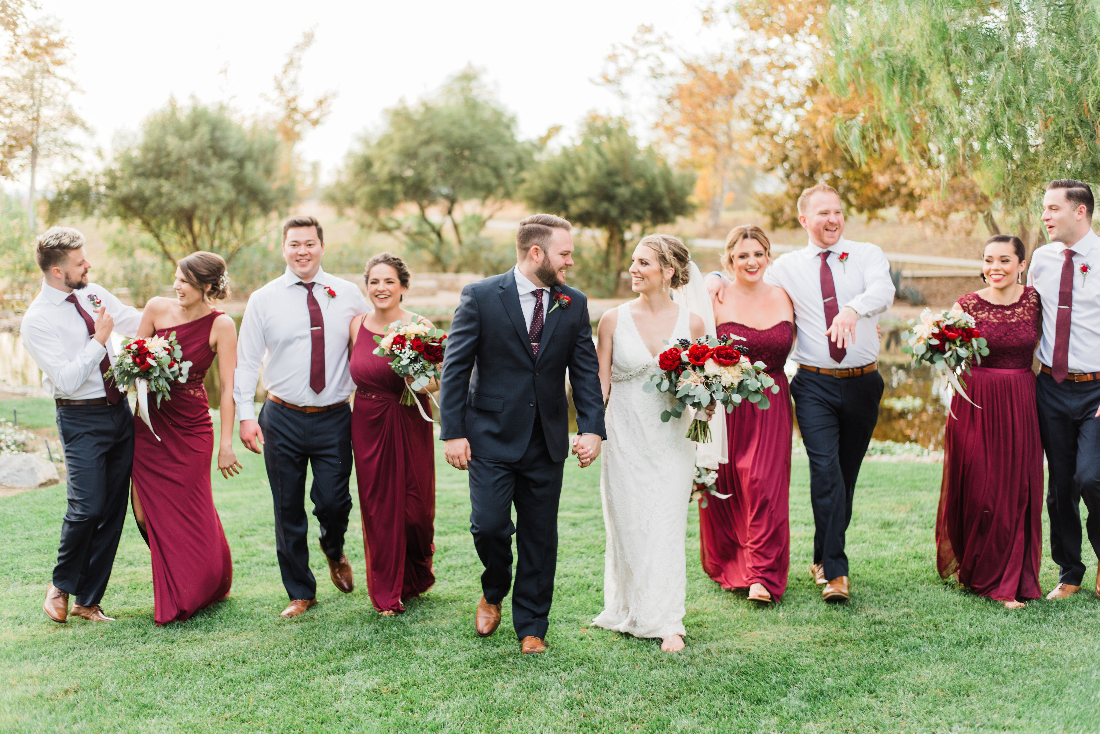 10+ Tips for Fun Bridal Party Pictures - Photography Blog Tips - ISO 1200  Magazine
