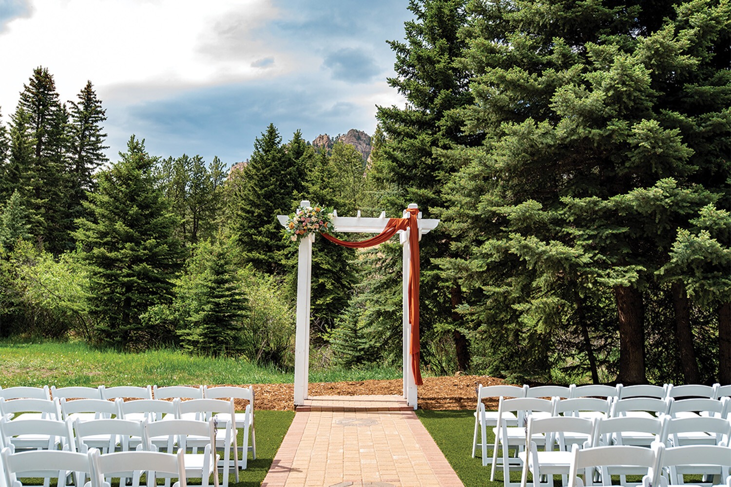 Willows ceremony site at Mountain View Ranch by Wedgewood Weddings