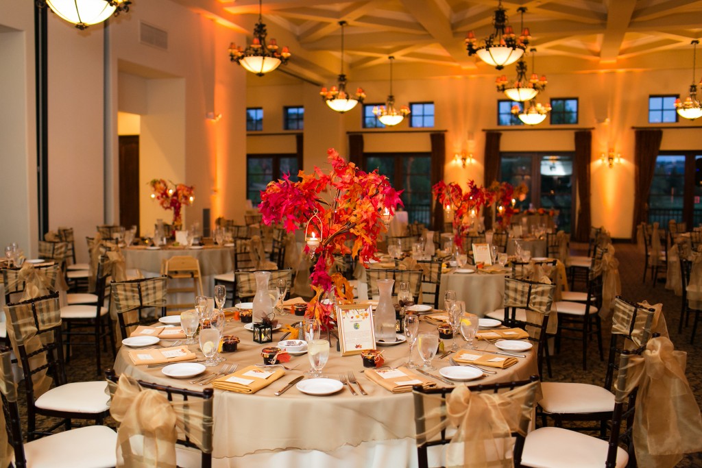 Beautiful fall wedding seating arrangement 